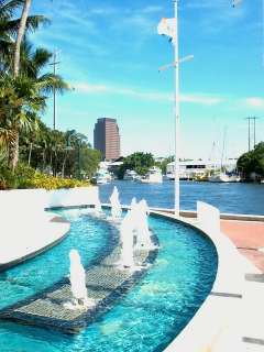 View of Sailboat Bend along the New River in Fort Lauderdale. Copyright 2002 - Leanne Paynter